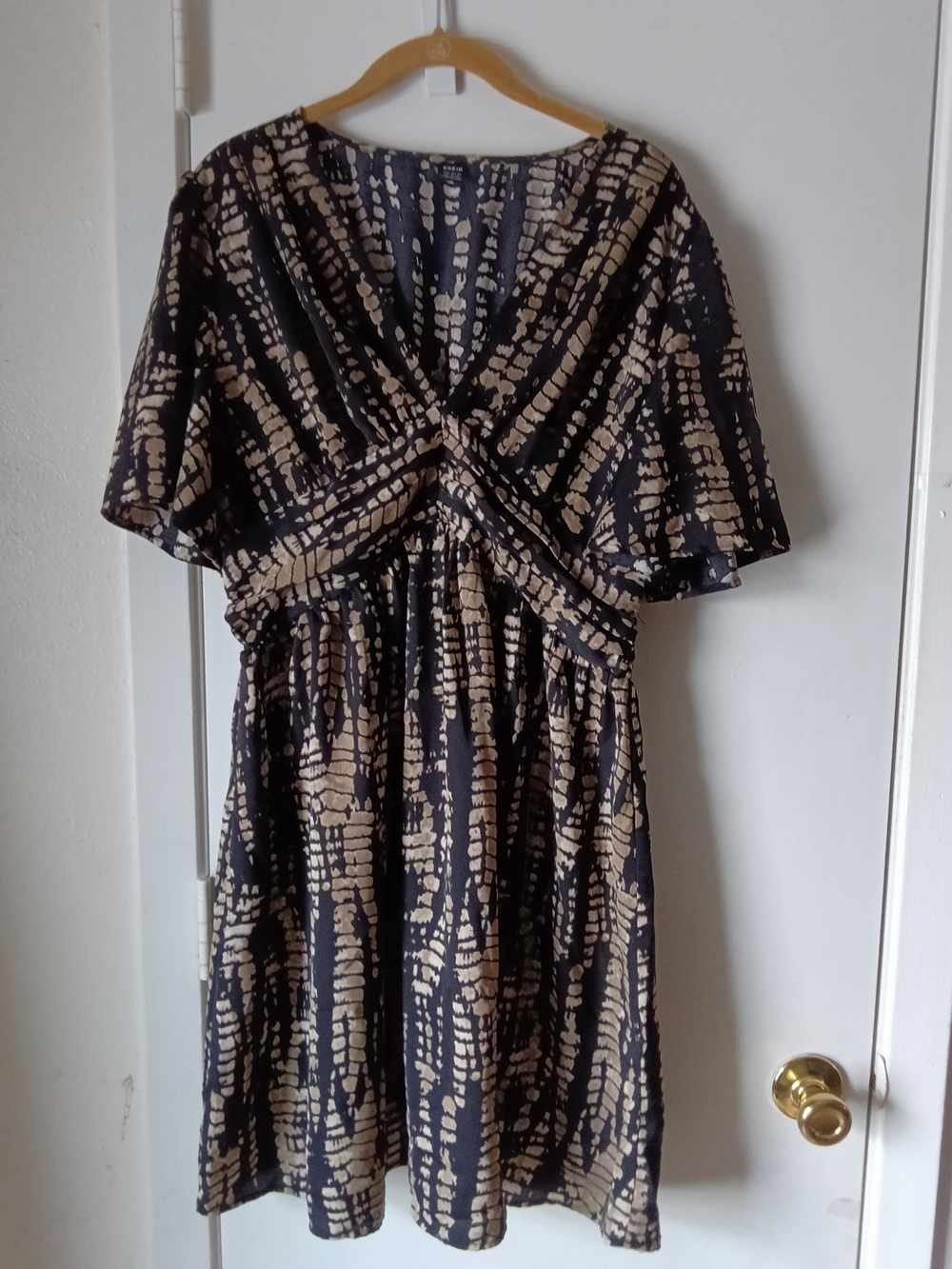 SHEIN Black and Tan Patterned Twist-Front Midi Dress